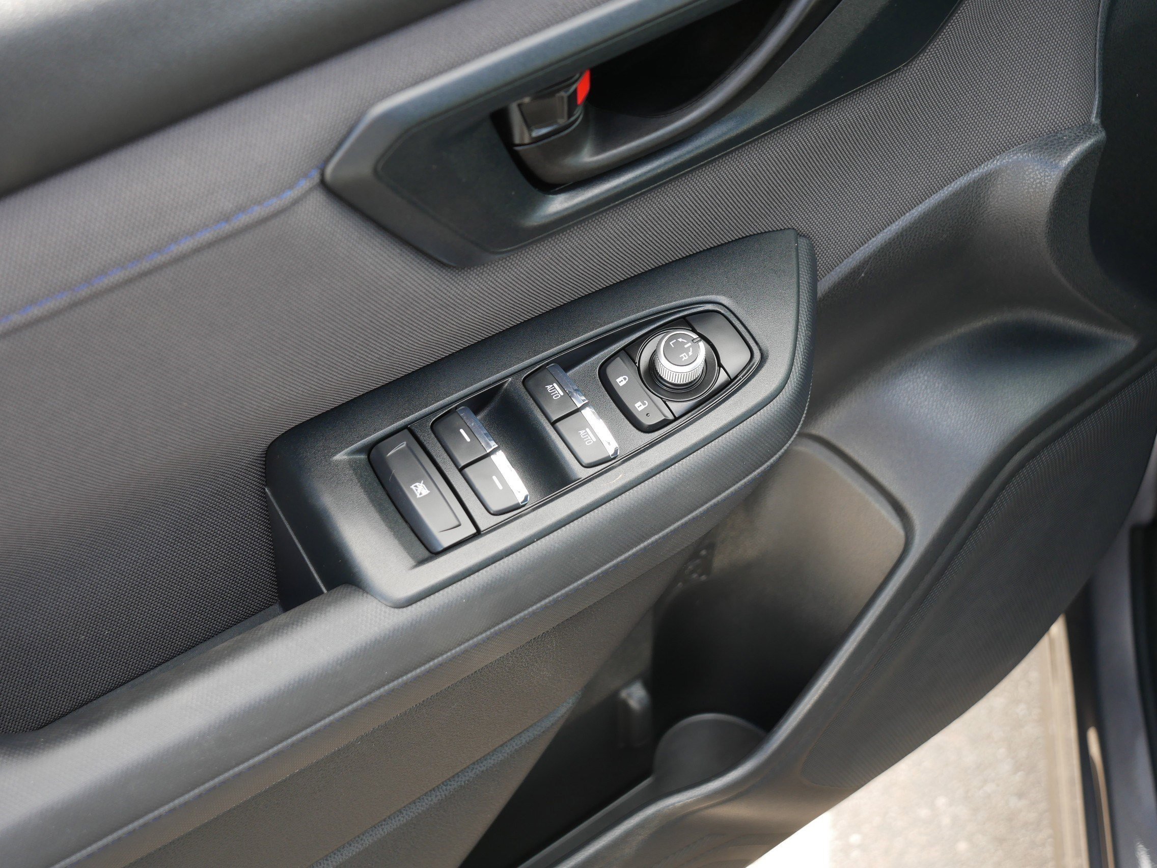 Used 2025 Magnetite Gray Metallic Subaru Premium image 19