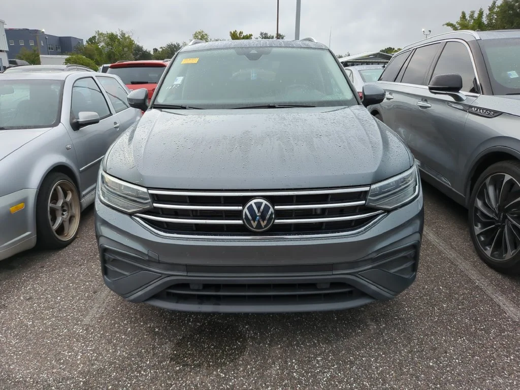 Used 2024  Volkswagen 2.0T SE image 3