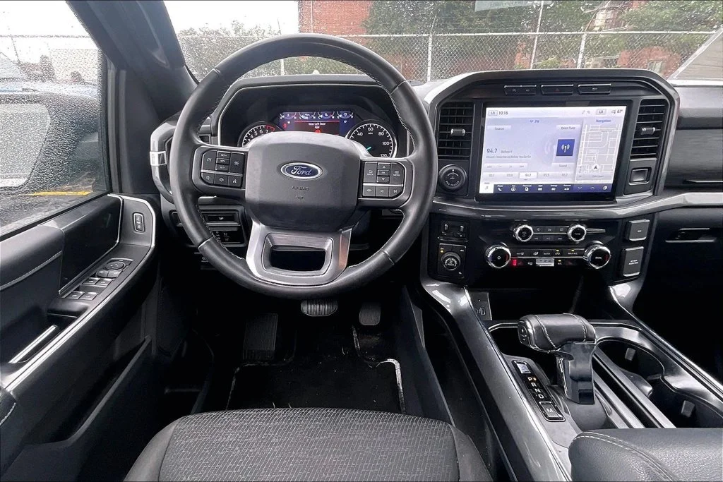 Used 2023 Silver Ford XLT image 4