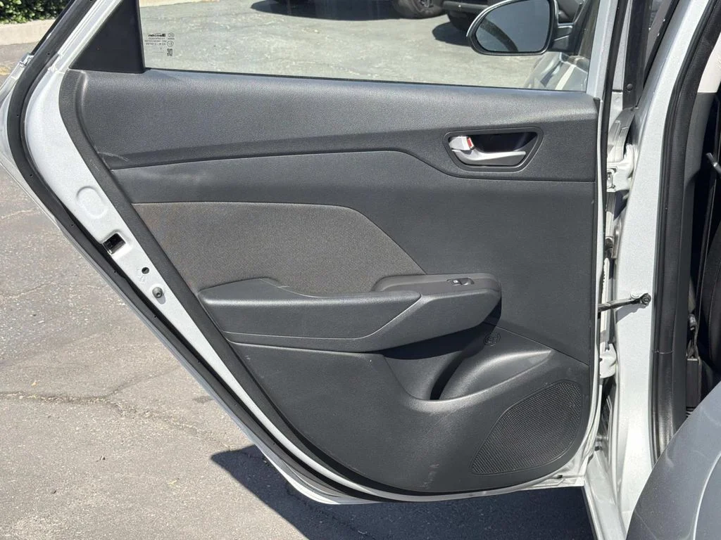 Used 2020 Olympus Silver Hyundai SE image 22