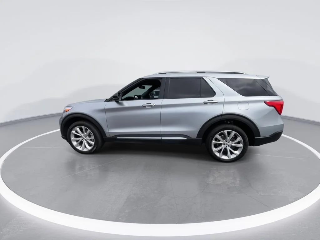 Used 2021 Silver Ford Platinum image 5