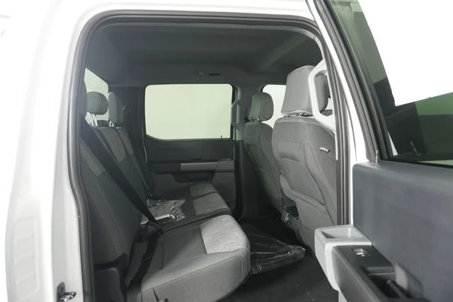 New 2026 Oxford White Ford F-250® XLT image 30