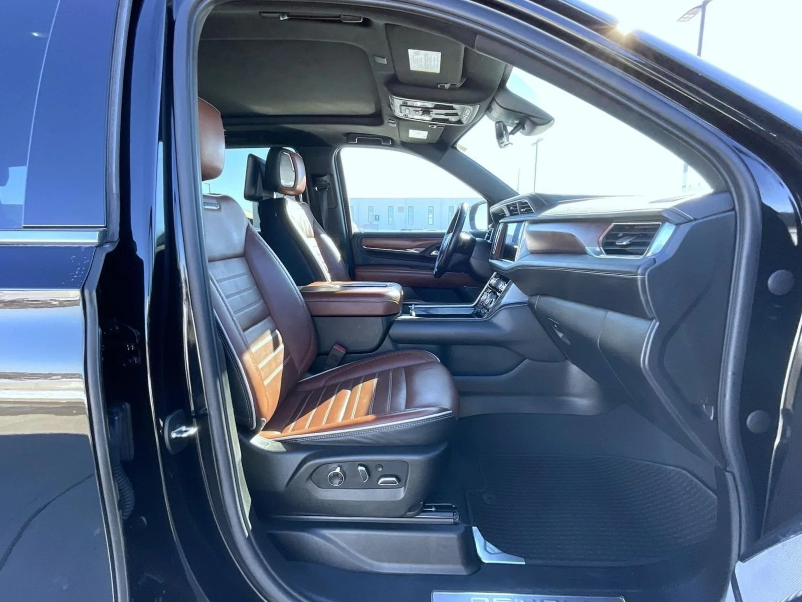 Used 2023 Black GMC Denali Ultimate image 16