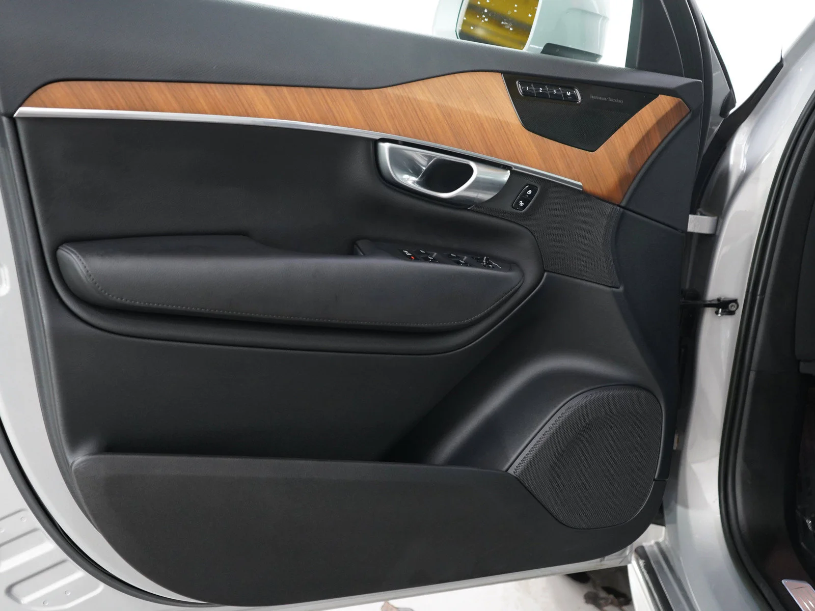 Used 2023 Silver Volvo Plus image 19