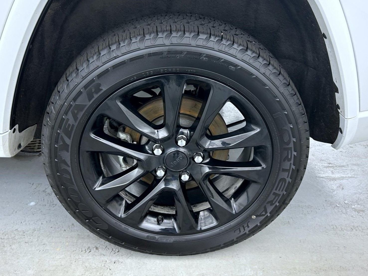 Certified Used 2022 White Jeep Laredo X image 23