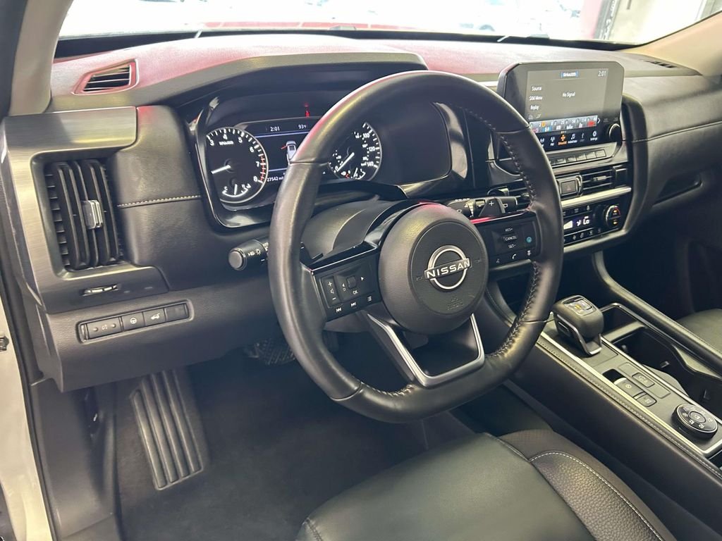 Used 2025 Silver Nissan SL image 10