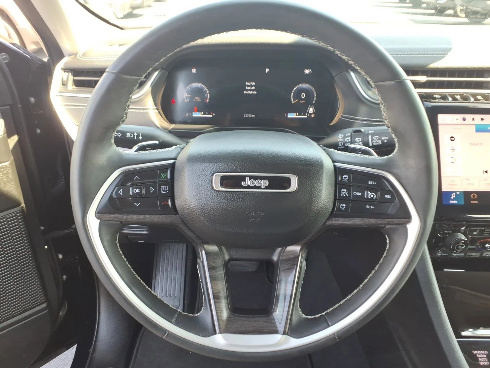 Used 2023 Diamond Black Crystal Pearlcoat Jeep Limited image 19