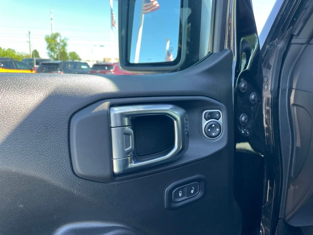 Used 2025 Black Jeep Rubicon image 17
