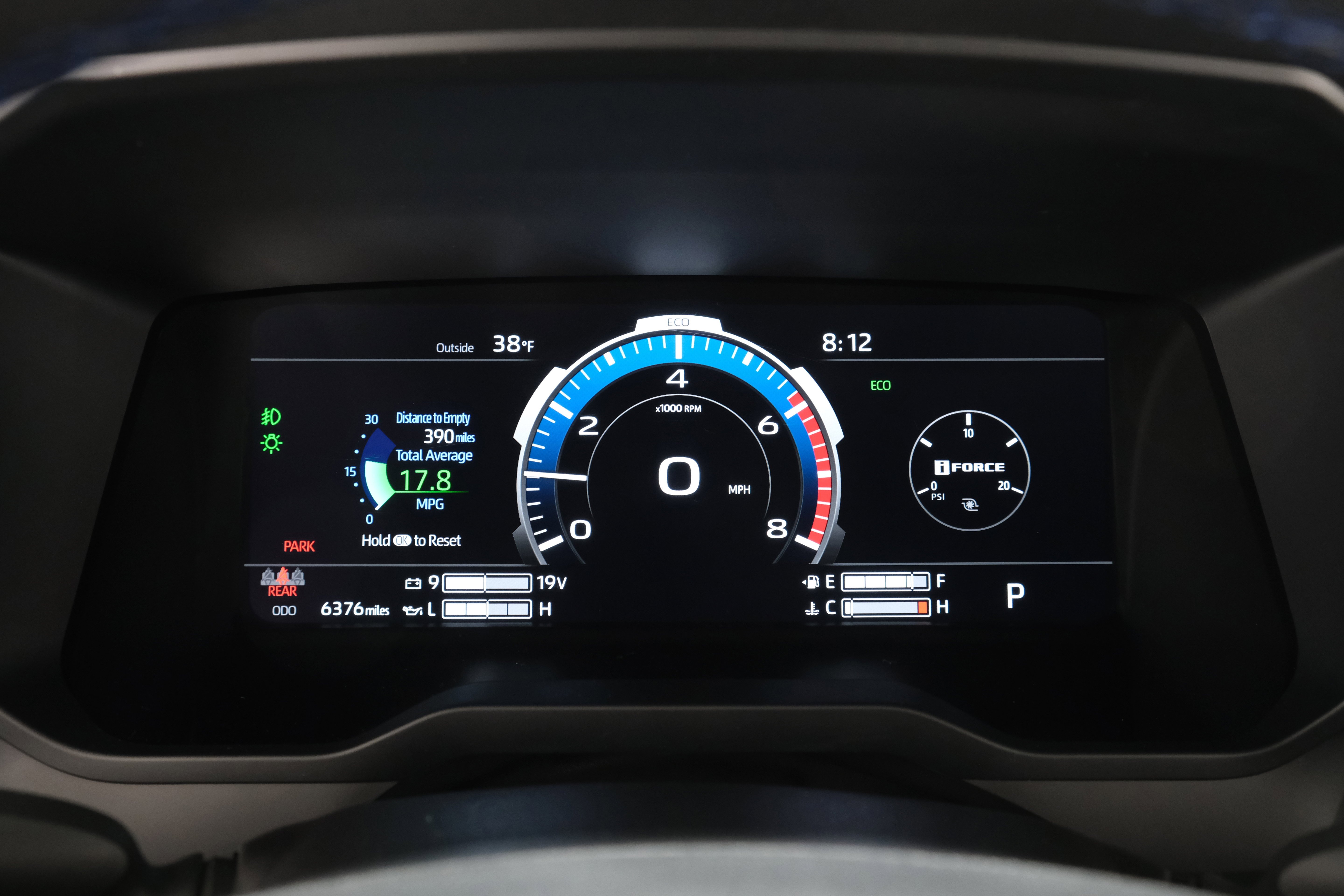 2025 Toyota Tundra Platinum - Photo 18