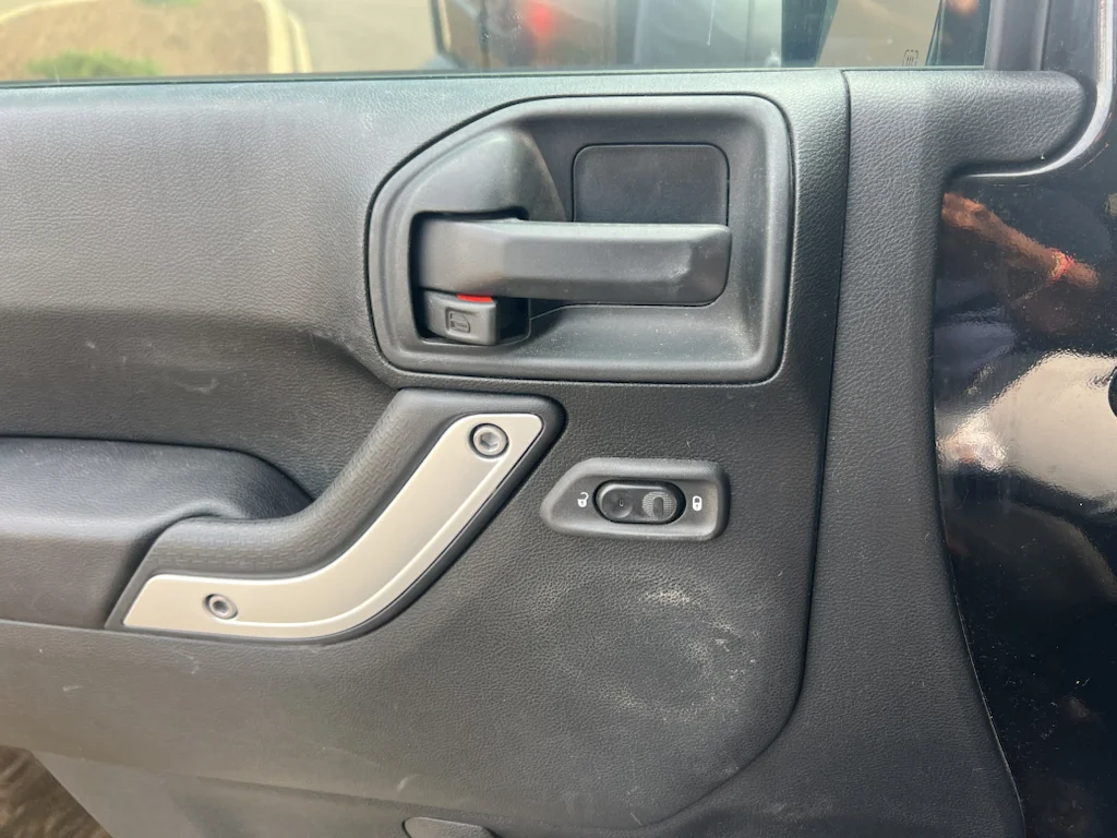 Used 2018 Black Clearcoat Jeep Sahara image 8