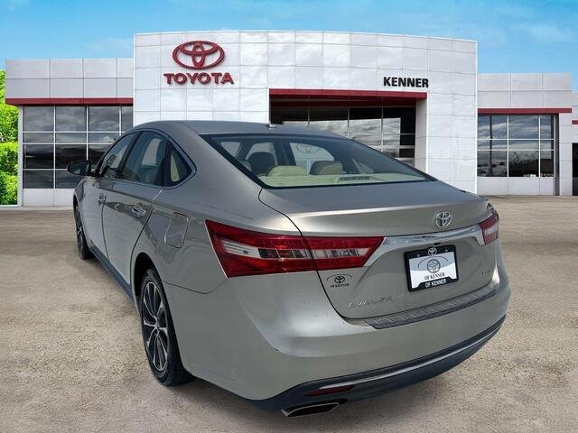 Used 2018 Creme Brulee Mica Toyota XLE image 6