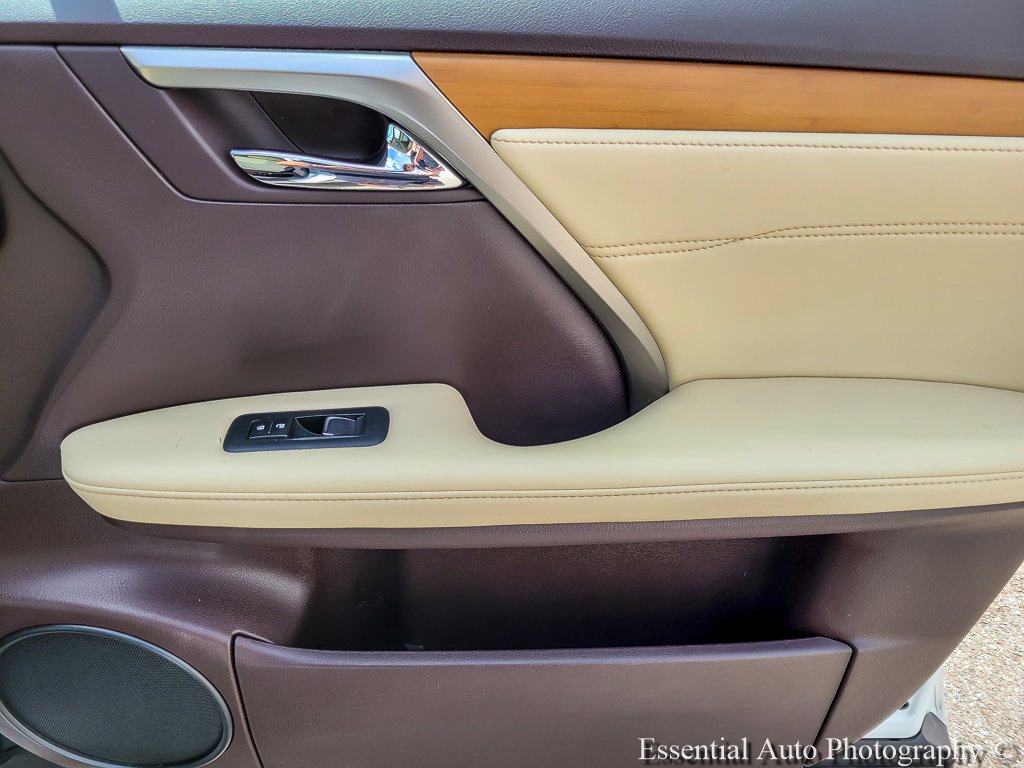 Used 2019 White Lexus 350 image 23