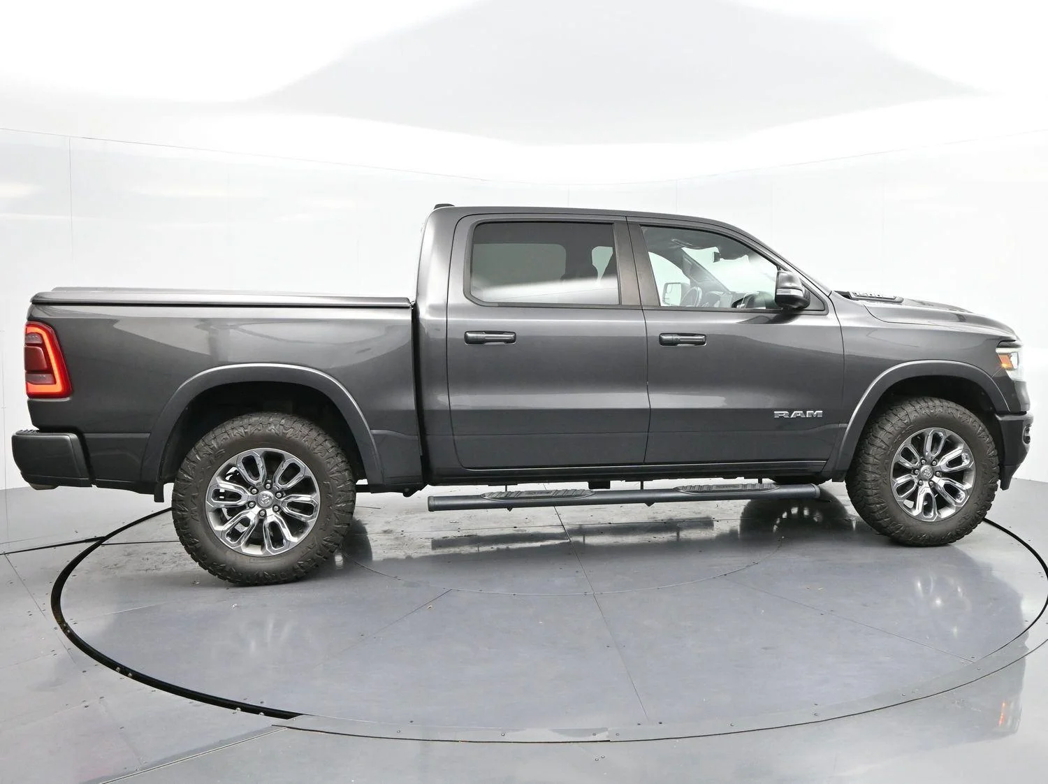 Used 2021 Granite Crystal Metallic Clearcoat Ram Laramie image 8