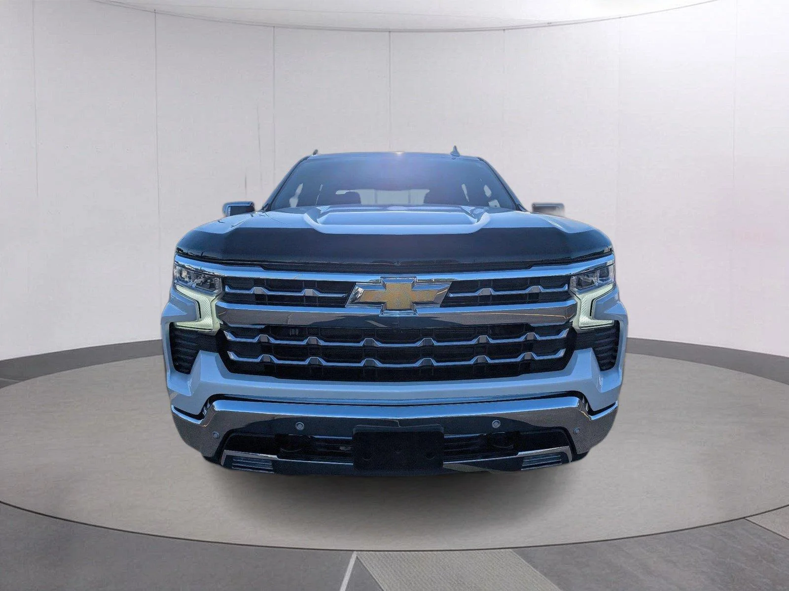 Used 2024 Iridescent Pearl Tricoat Chevrolet LTZ image 10