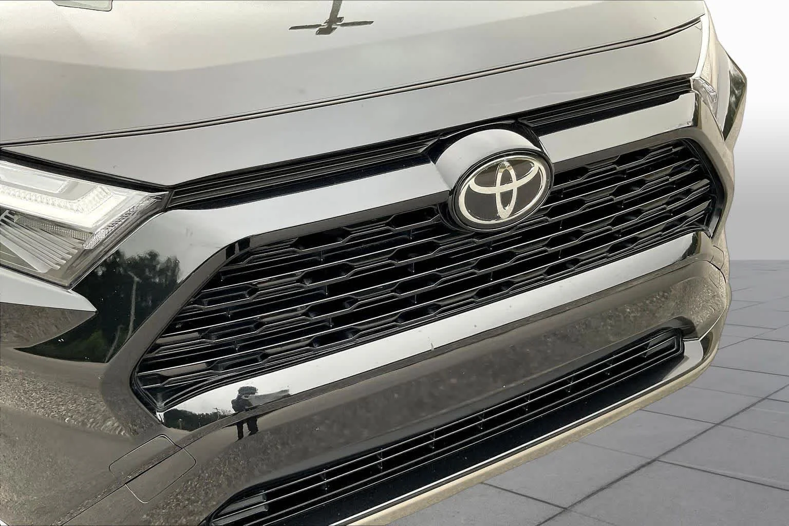 Used 2025 Midnight Black Metallic Toyota Hybrid SE image 30