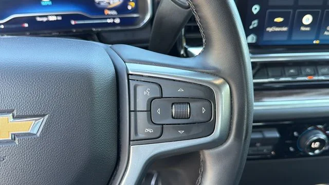 Used 2025 Gray Chevrolet LT image 23