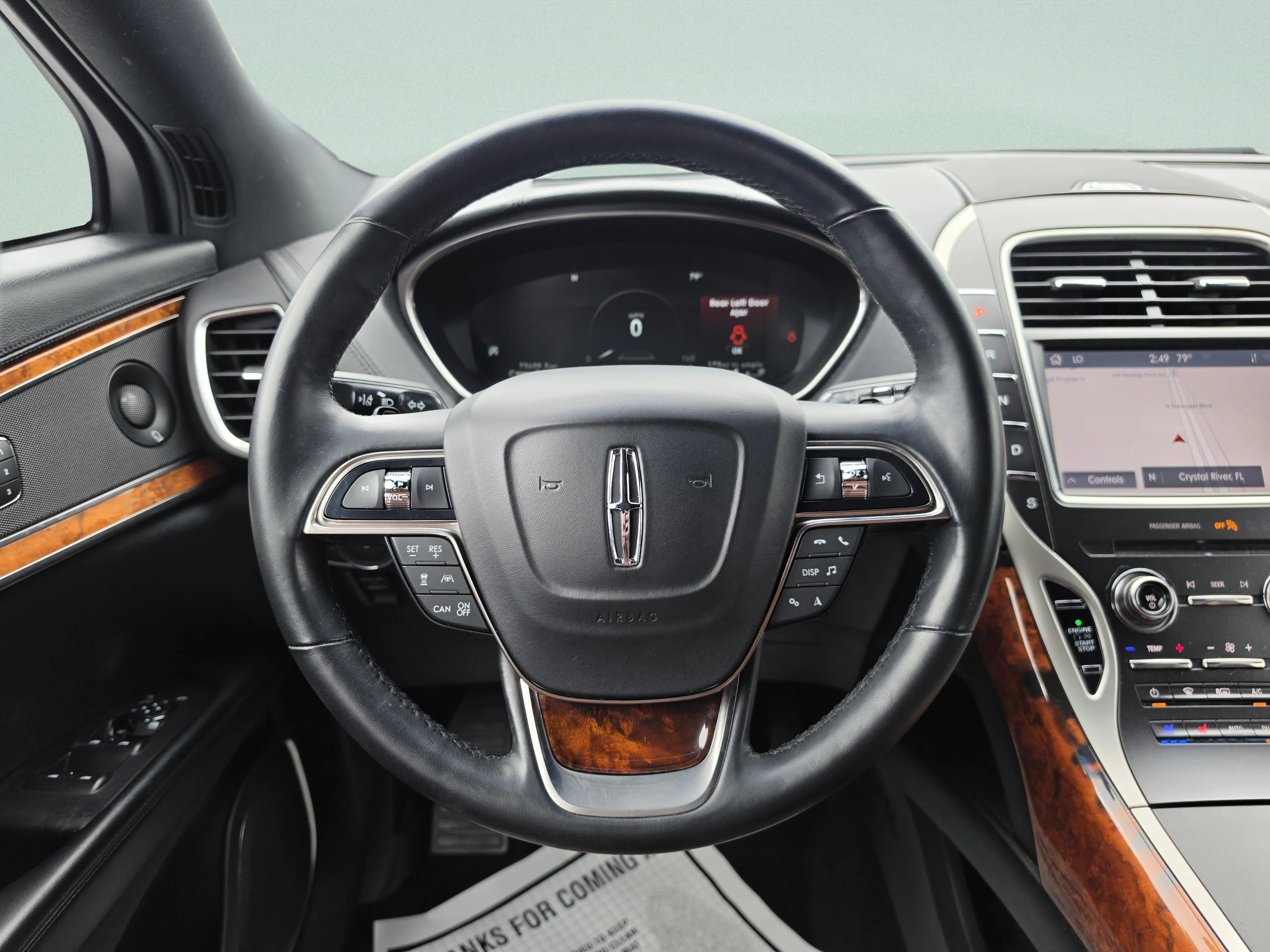 Used 2019 White Platinum Clearcoat Metallic Lincoln Reserve image 19