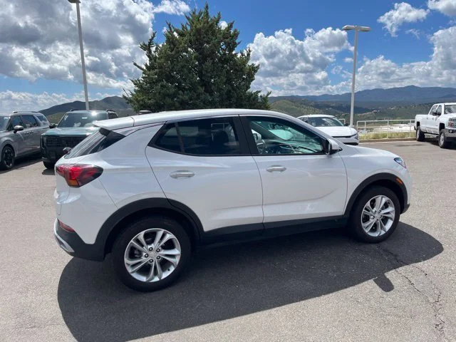 Used 2020 White Frost Tricoat Buick Preferred image 7