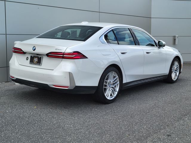 Used 2025 White Metallic BMW 530i image 4