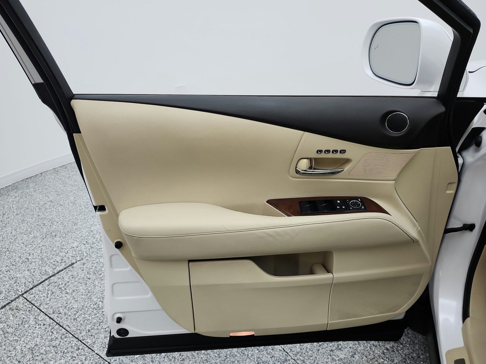 Used 2014 Starfire Pearl Lexus FWD 4dr image 14