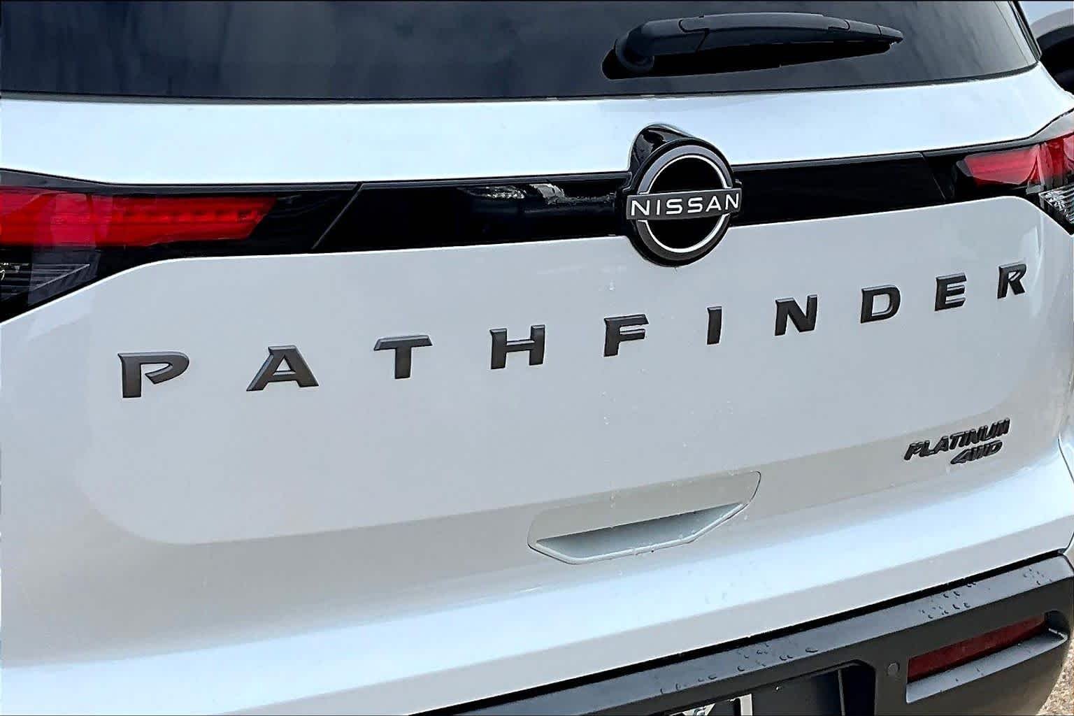 New 2026 Everest White Pearl TriCoat Nissan Platinum image 8