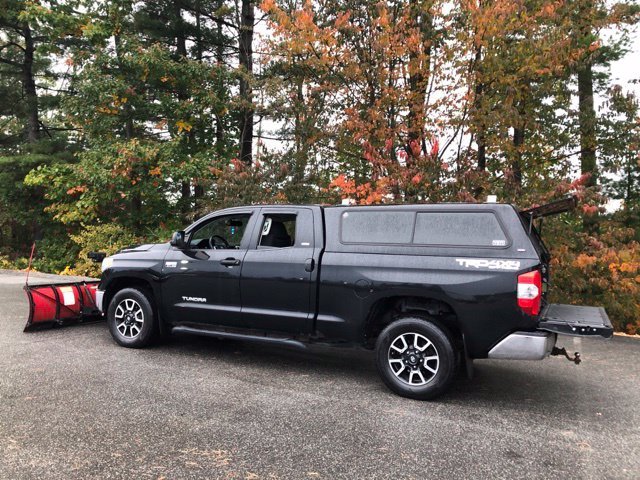 Used 2014 Black Toyota SR5 image 13