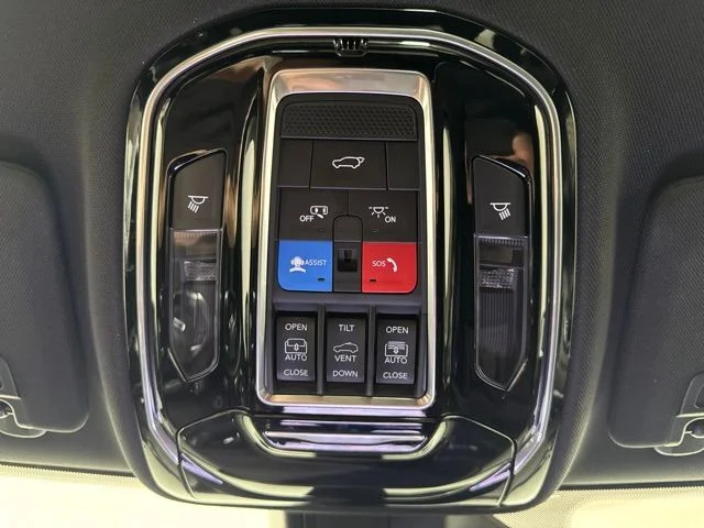 Used 2022 Silver Zynith Jeep Overland image 14
