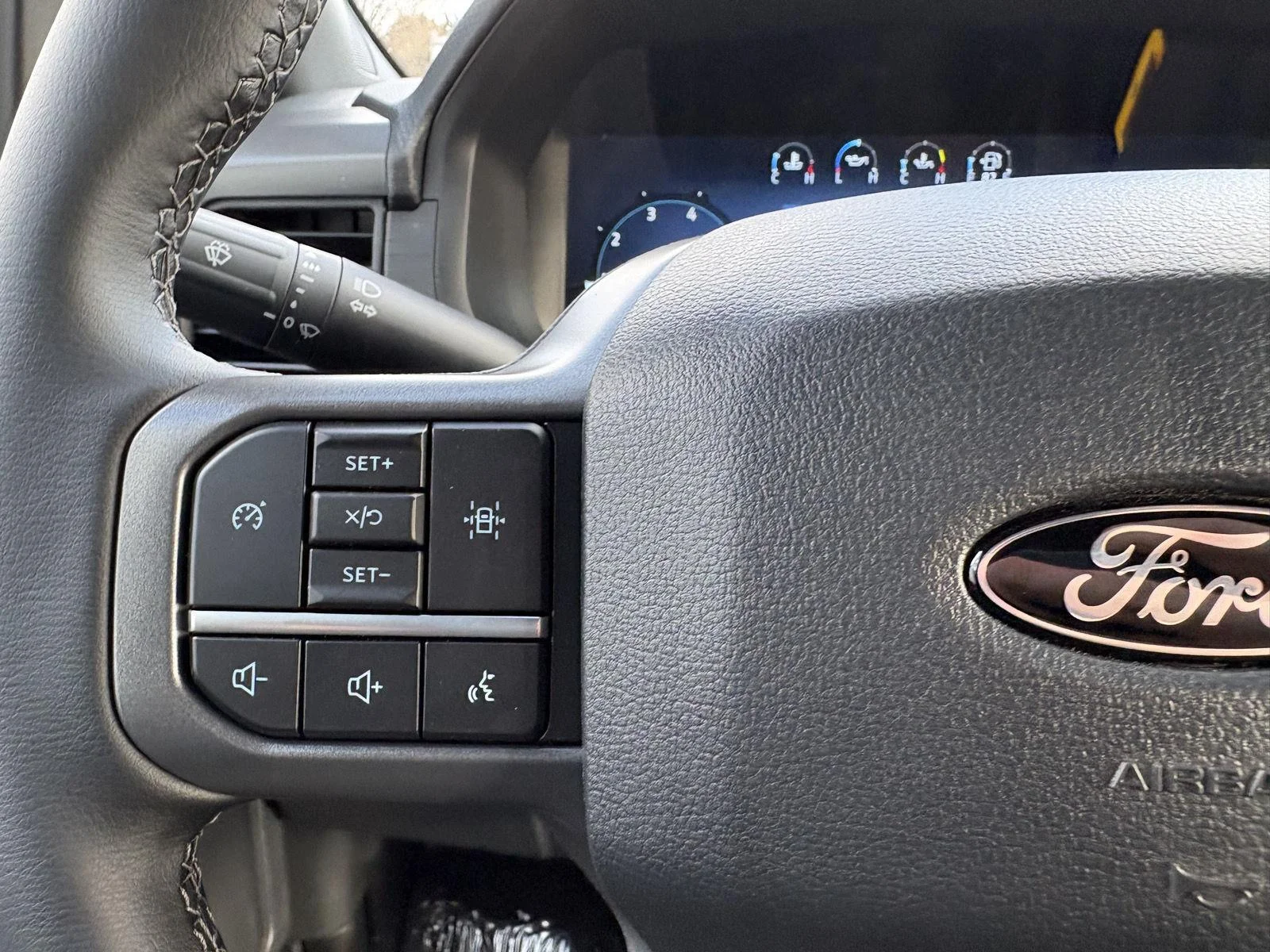 New 2026 Agate Black Metallic Ford XLT image 10