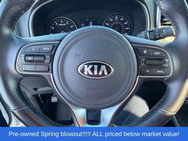 Used 2018 White Kia EX image 22