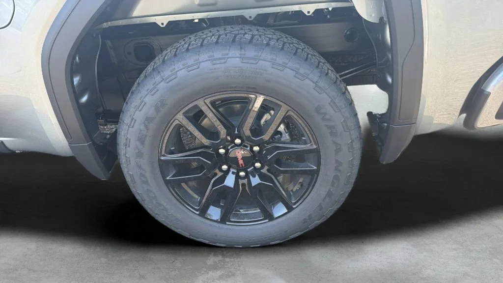 New 2026 Sterling Metallic GMC Elevation image 20
