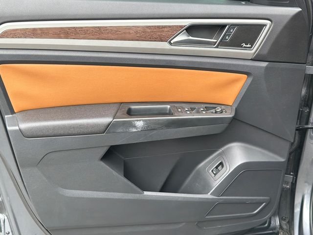Used 2018 Gray Volkswagen SEL Premium image 10