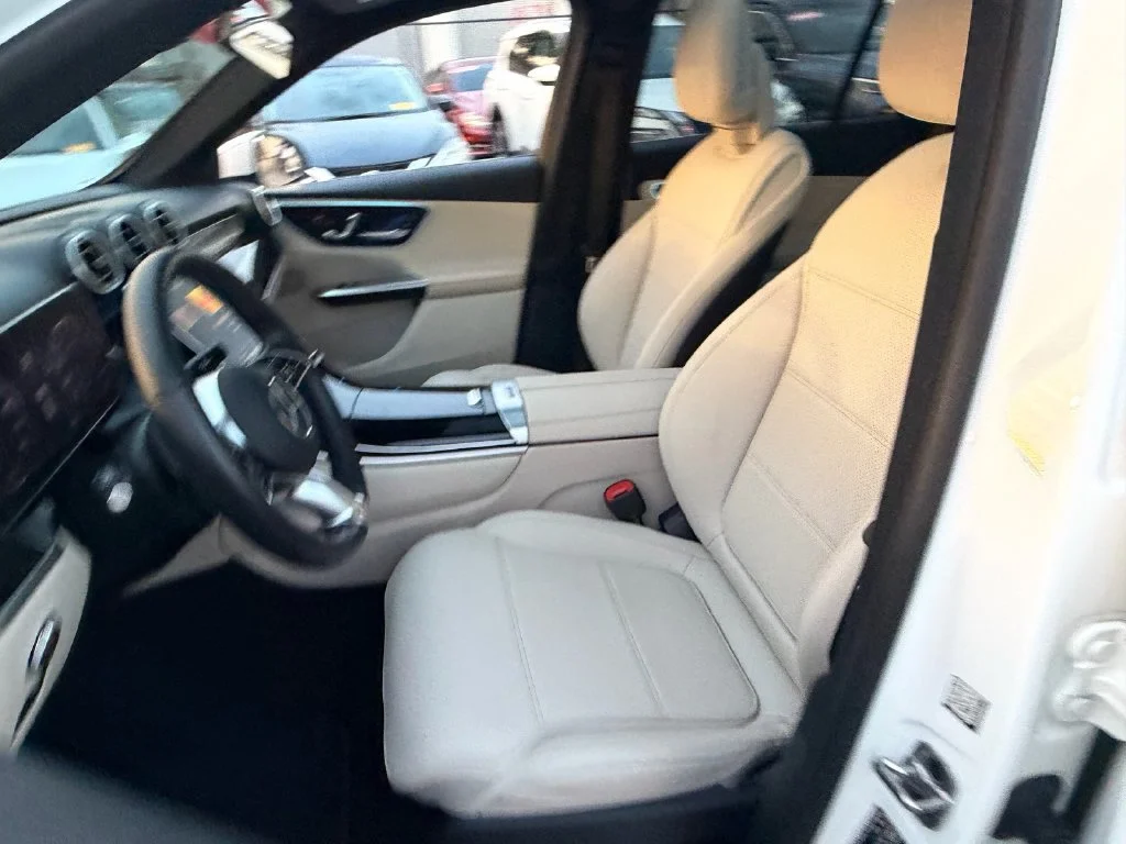 Used 2026 White Mercedes-Benz GLC 300 image 11