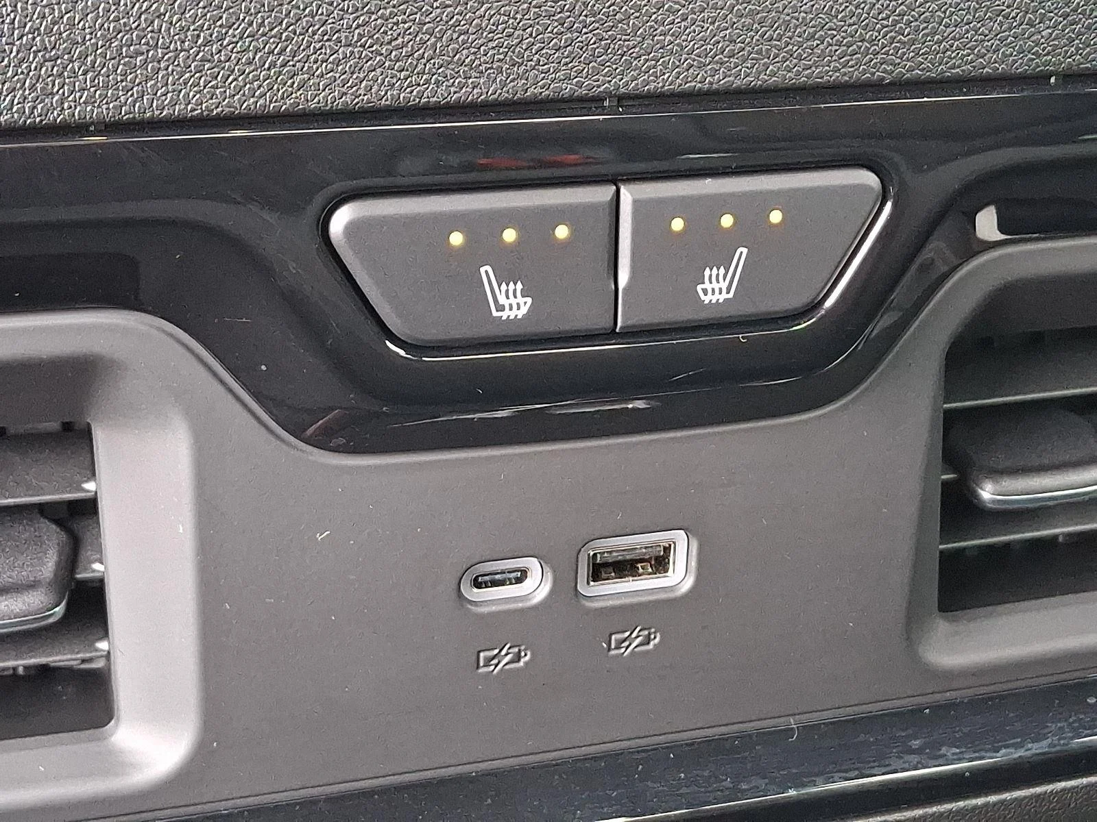 Used 2025 Summit White GMC AT4 image 12