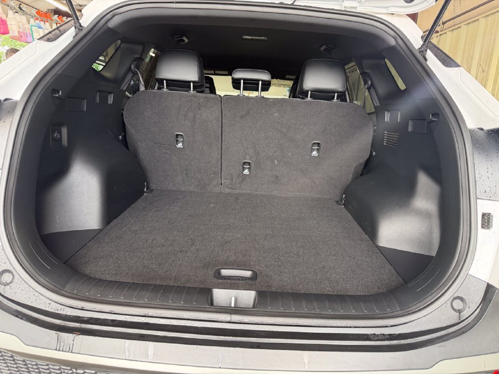 Used 2024 White Kia X-Line image 21