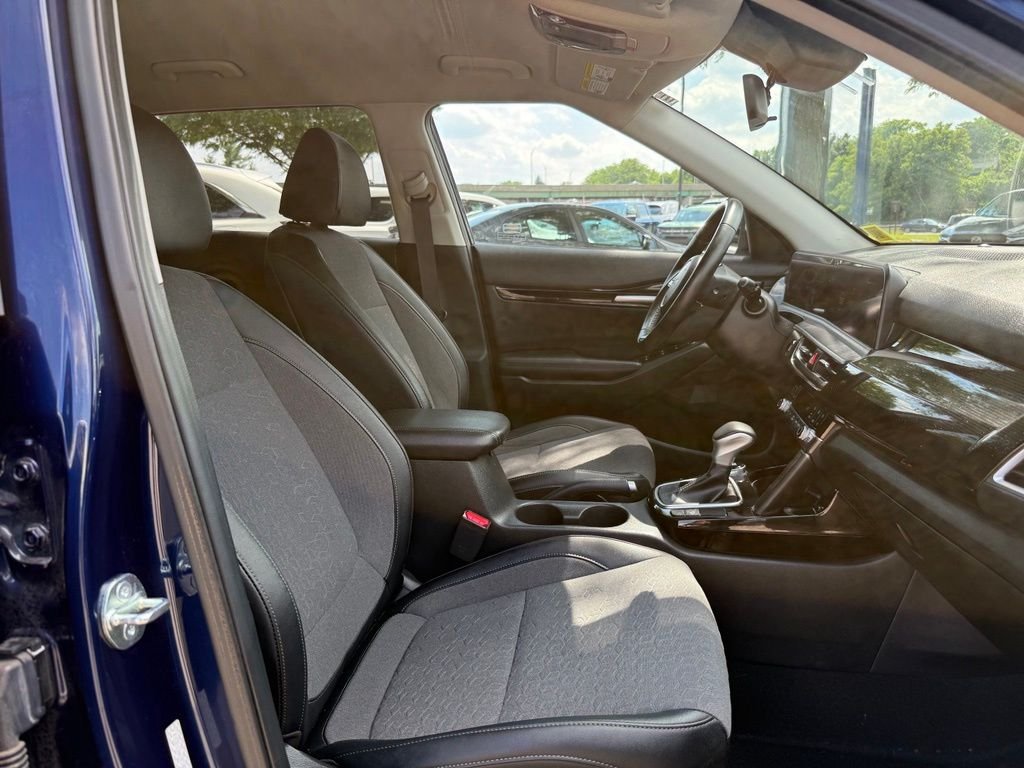 Used 2024 Dark Ocean Blue / White Roof Kia S image 29