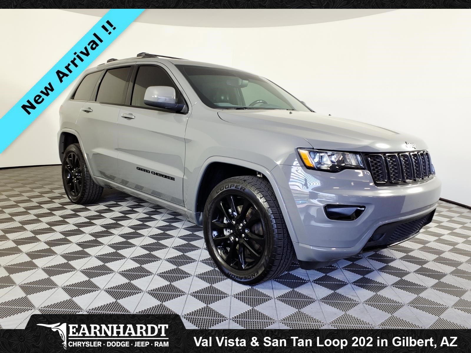Used 2021 Sting-Gray Clearcoat Jeep Laredo X image 3