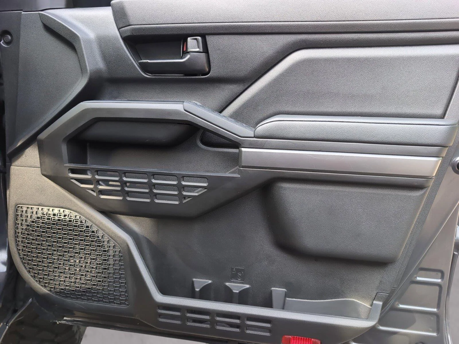 Used 2025 Underground Toyota SR5 image 33