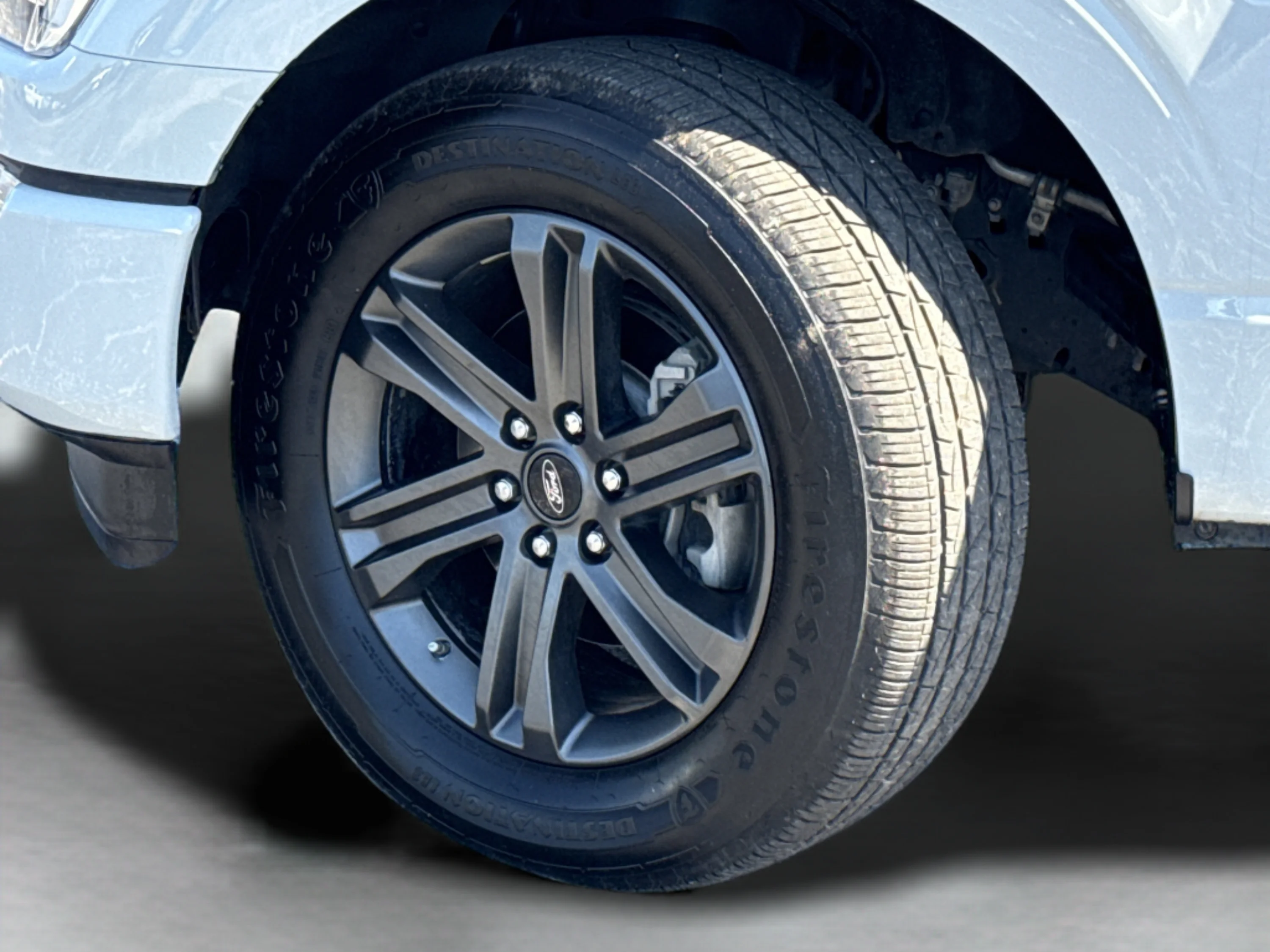 Used 2023 Avalanche Gray Ford XLT image 49