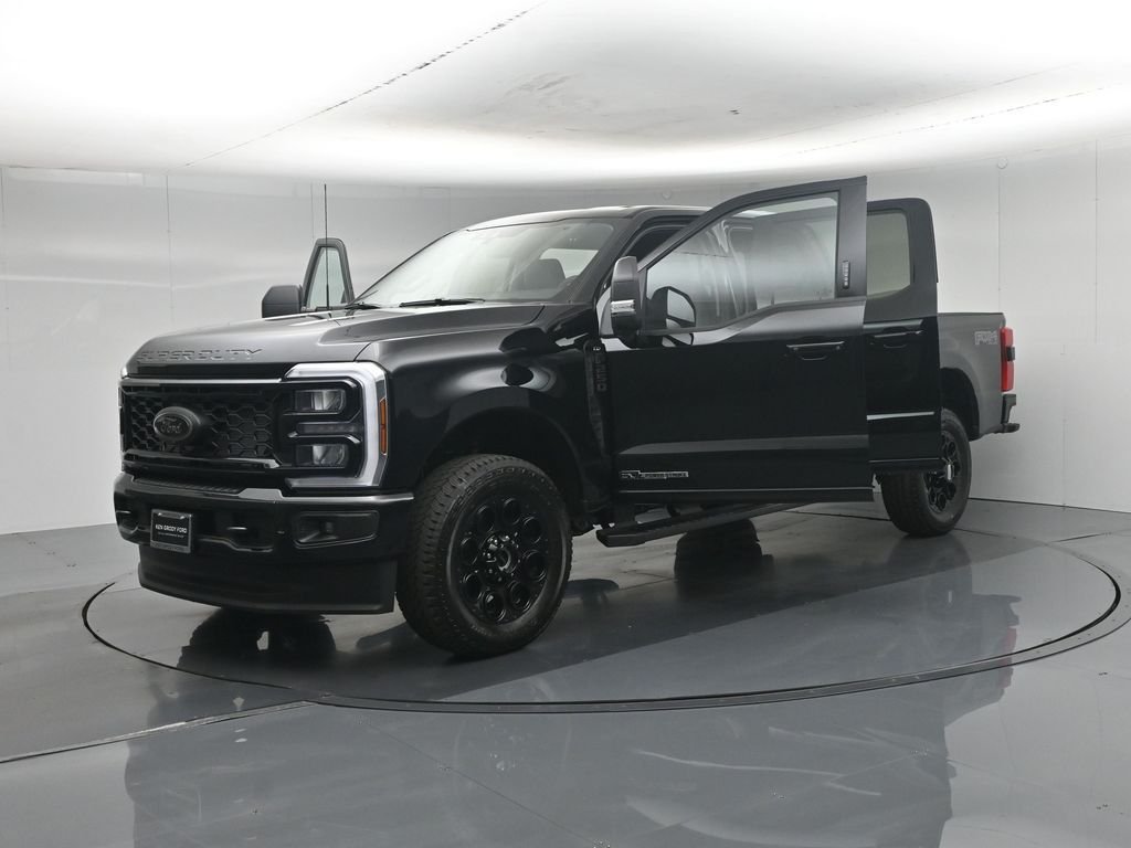 New 2026 Agate Black Metallic Ford XLT image 30
