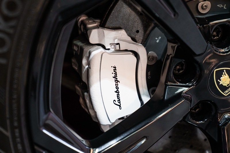Used 2019  Lamborghini Base image 27