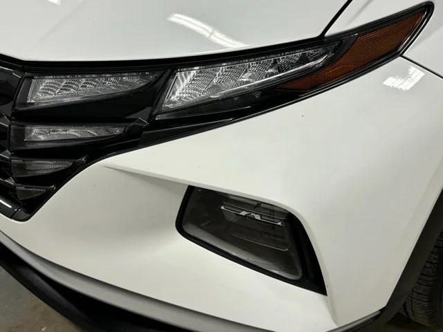Used 2023 White Hyundai SE image 8