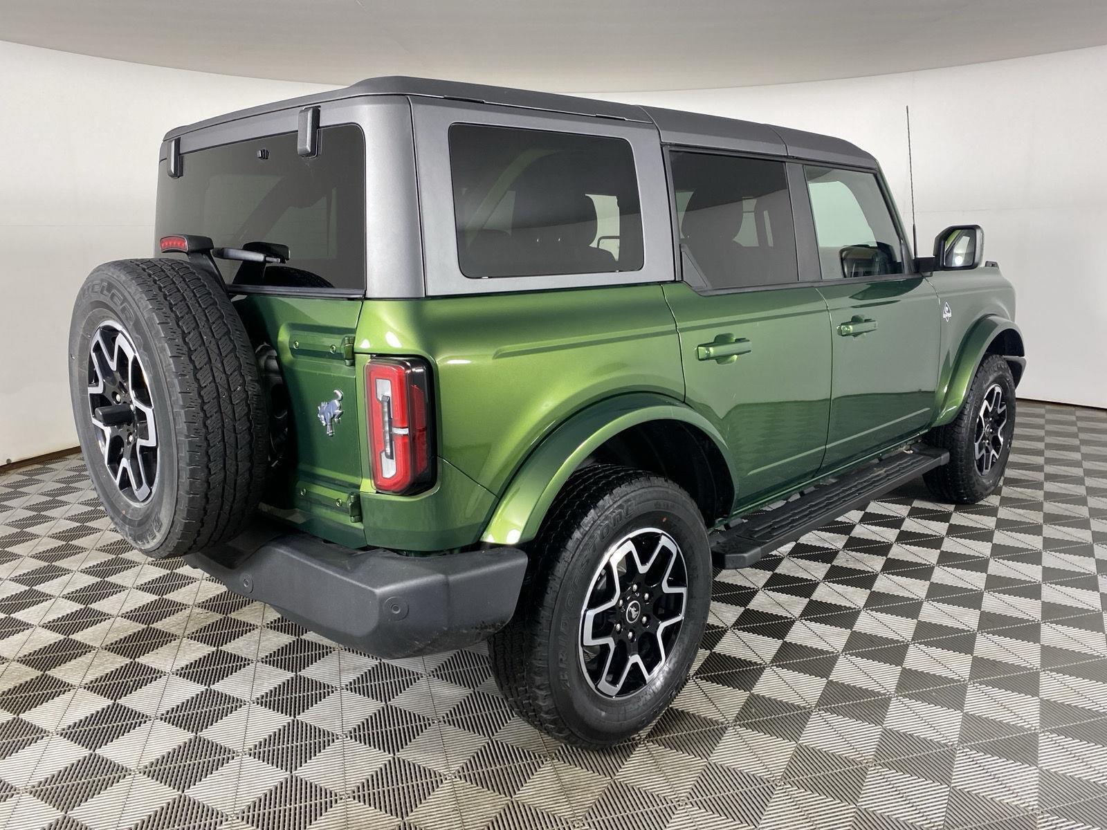 Used 2024 Eruption Green Ford Outer Banks image 17
