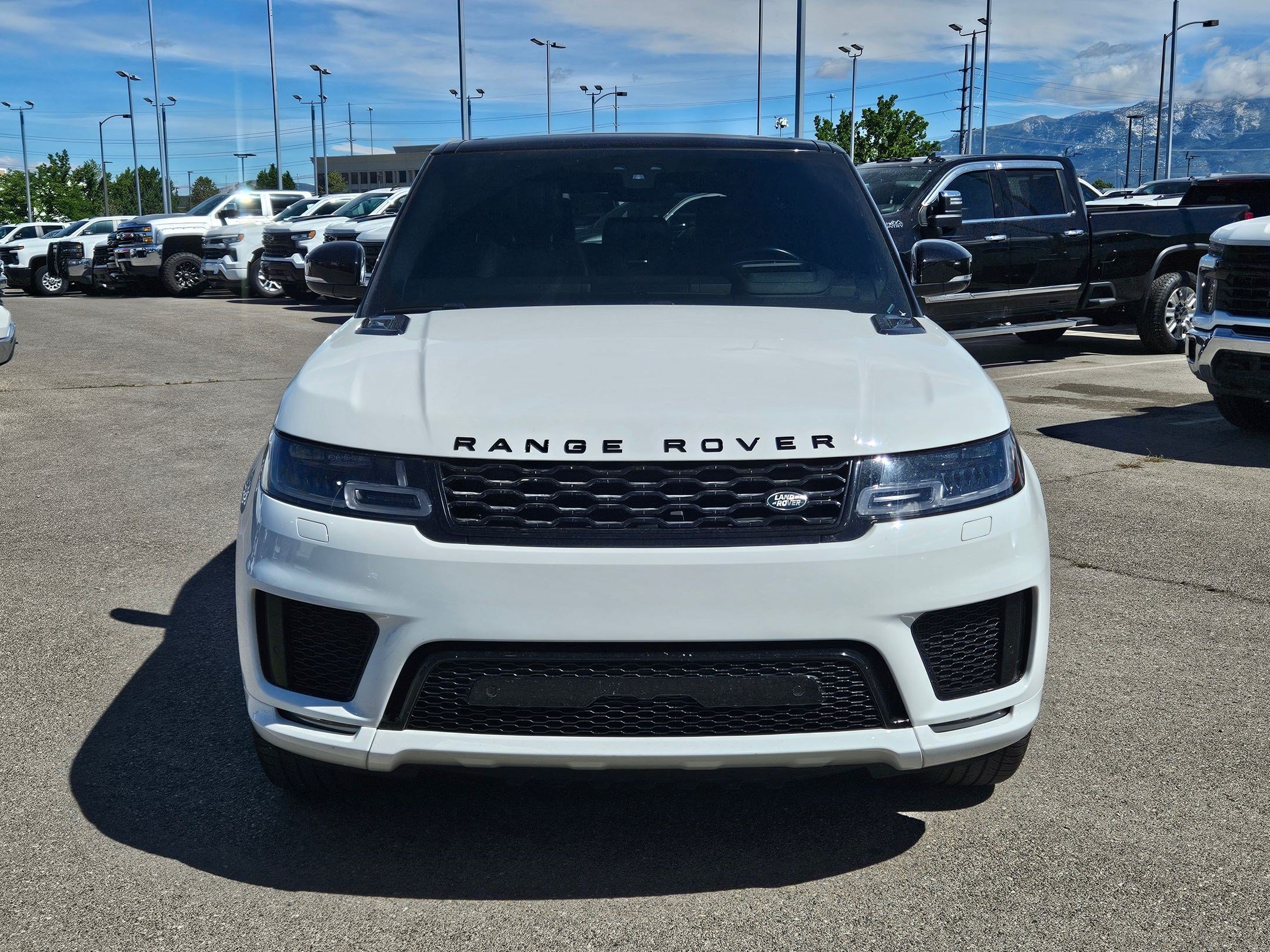 Used 2022 White Land Rover HSE Dynamic image 9