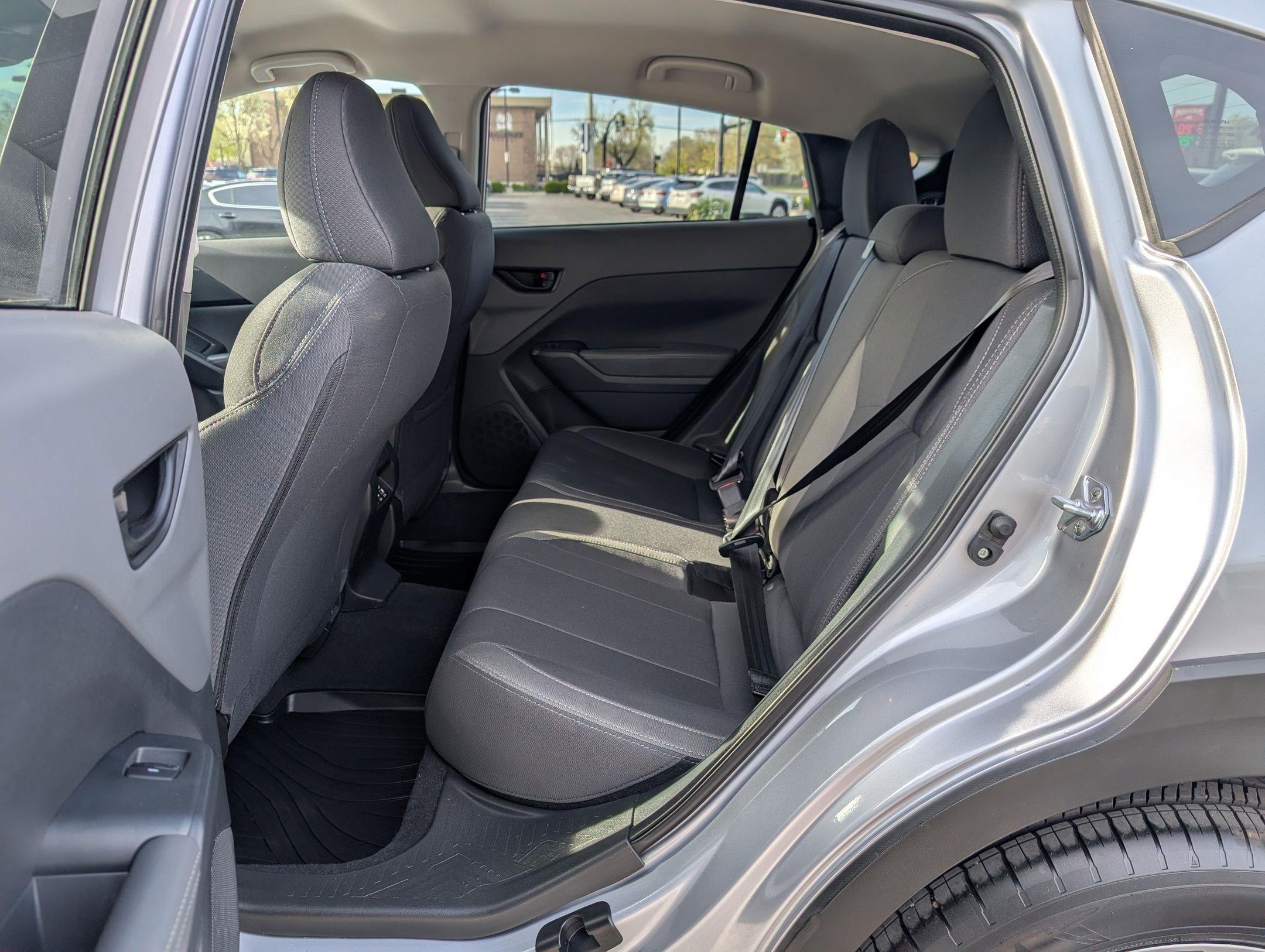 Used 2025 Ice Silver Metallic Subaru Premium image 26