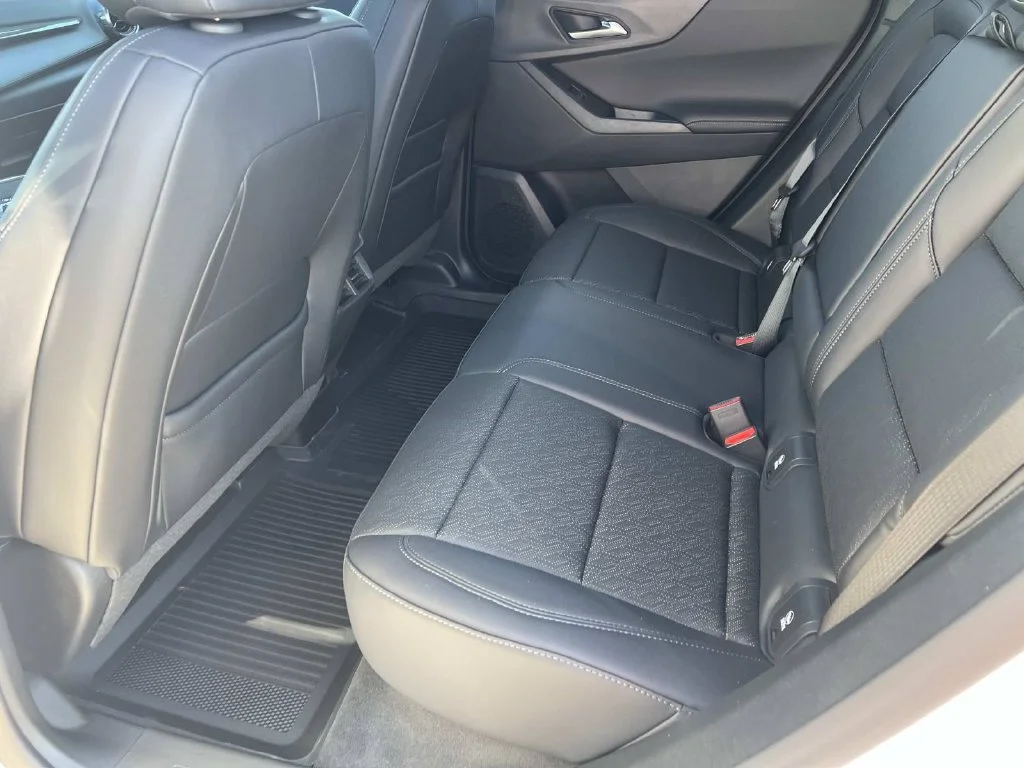 2027 Chevrolet Equinox LT - Photo 9