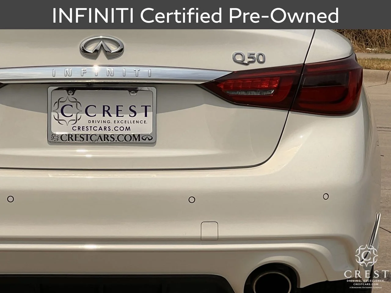 Certified Used 2023 Pure White INFINITI LUXE image 5