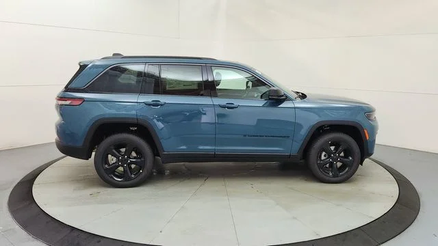 New 2026 Steel Blue Exterior Paint Jeep Limited image 11