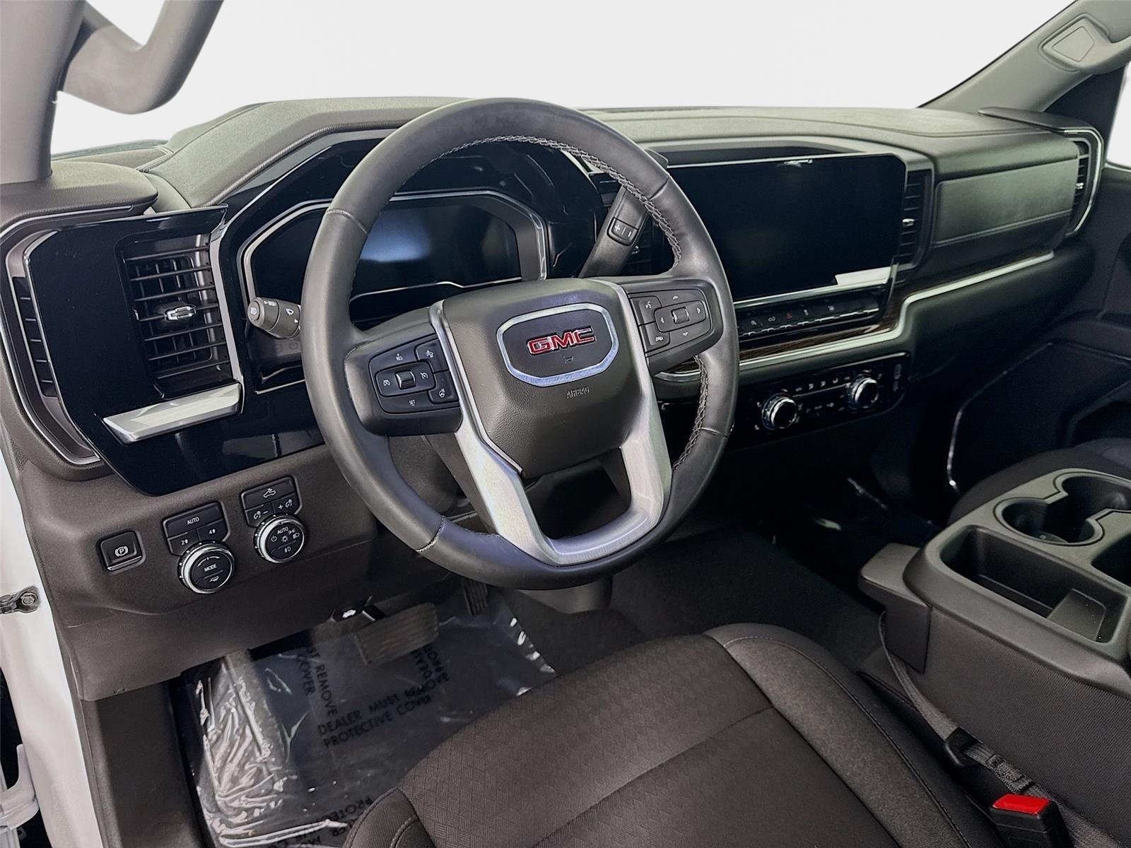 Used 2024 Summit White GMC Elevation image 9