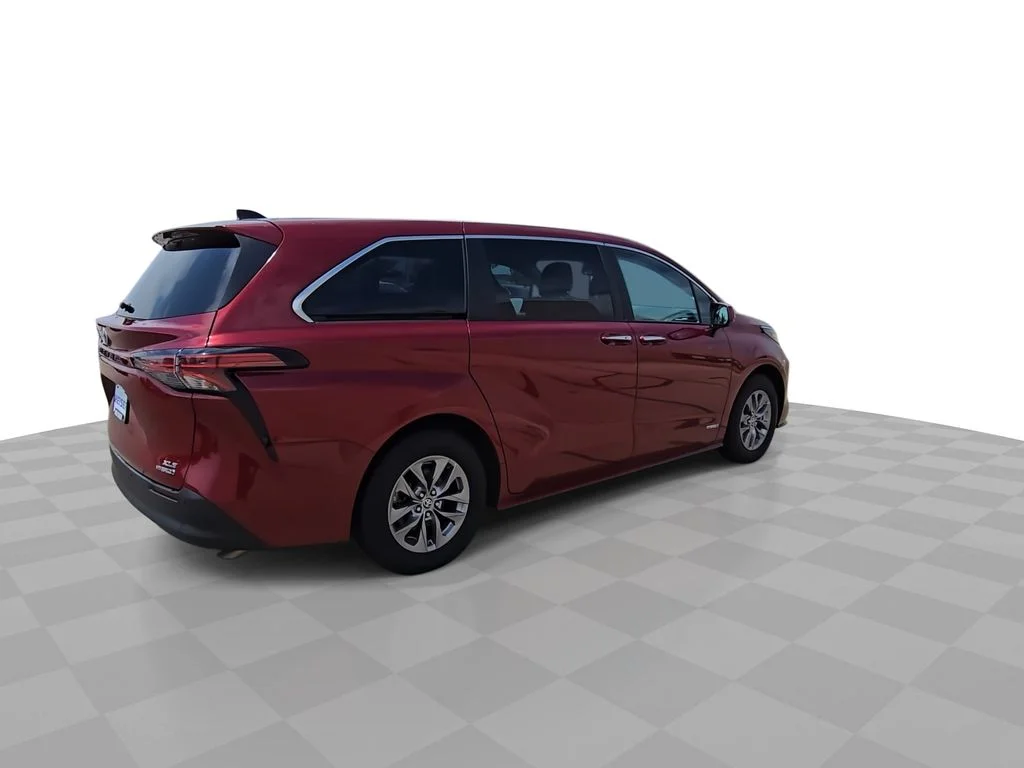 Used 2021 Red Toyota XLE image 8