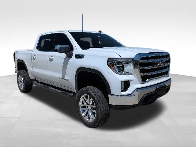 2020 GMC Sierra 4WD Crew Cab Short Box SLE's photo